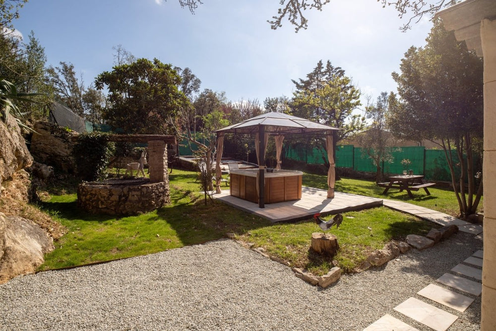 Ô Jacuzzi du Mazet - Love’nSpa - weekend en amoureux, love rooms avec spa ou jacuzzi privatif9 de Ô Jacuzzi du Mazet
