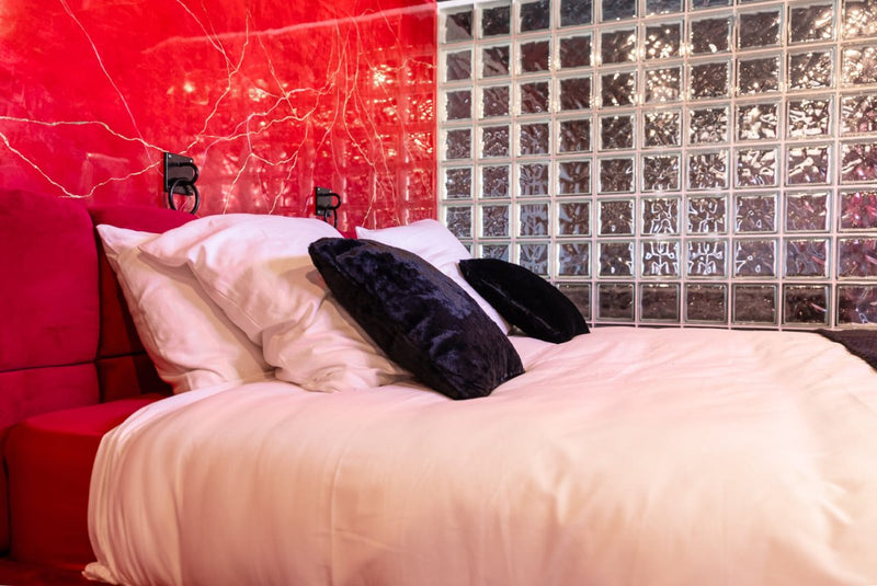 Primo - L’Interdit – Luxe, Glamour et Sensualité - Love’nSpa - weekend en amoureux, love rooms avec spa ou jacuzzi privatif