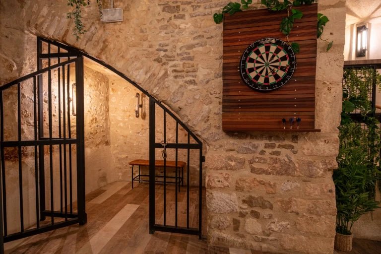 PROHIBITION - Love & Atypique Room - Love’nSpa - weekend en amoureux, love rooms avec spa ou jacuzzi privatif5 de PROHIBITION - Love & Atypique Room
