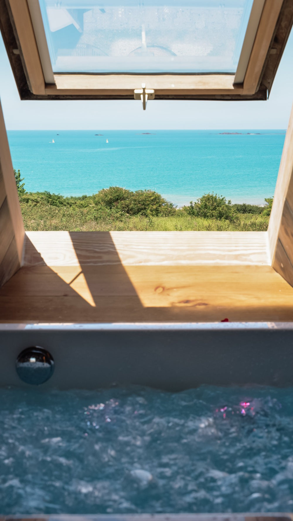 Refuge Lomy - Love’nSpa - weekend en amoureux, love rooms avec spa ou jacuzzi privatif6 de Refuge Lomy

