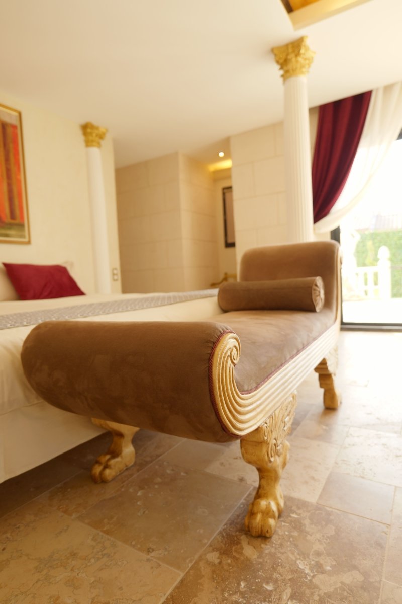 SECRET HOUSE La Villa Rom'Antiqua - Love’nSpa - weekend en amoureux, love rooms avec spa ou jacuzzi privatif11 de SECRET HOUSE La Villa Rom'Antiqua
