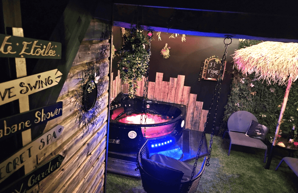 SECRET LOVE GARDEN, Loveroom avec Spa & Champagne - Love’nSpa - weekend en amoureux, love rooms avec spa ou jacuzzi privatif7 de SECRET LOVE GARDEN, Loveroom avec Spa & Champagne
