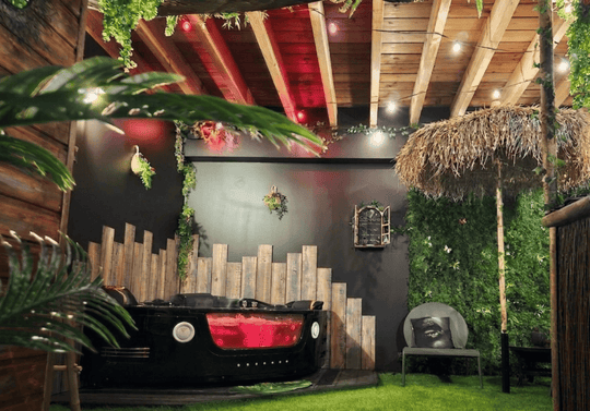 SECRET LOVE GARDEN, Loveroom avec Spa & Champagne - Love’nSpa - weekend en amoureux, love rooms avec spa ou jacuzzi privatif