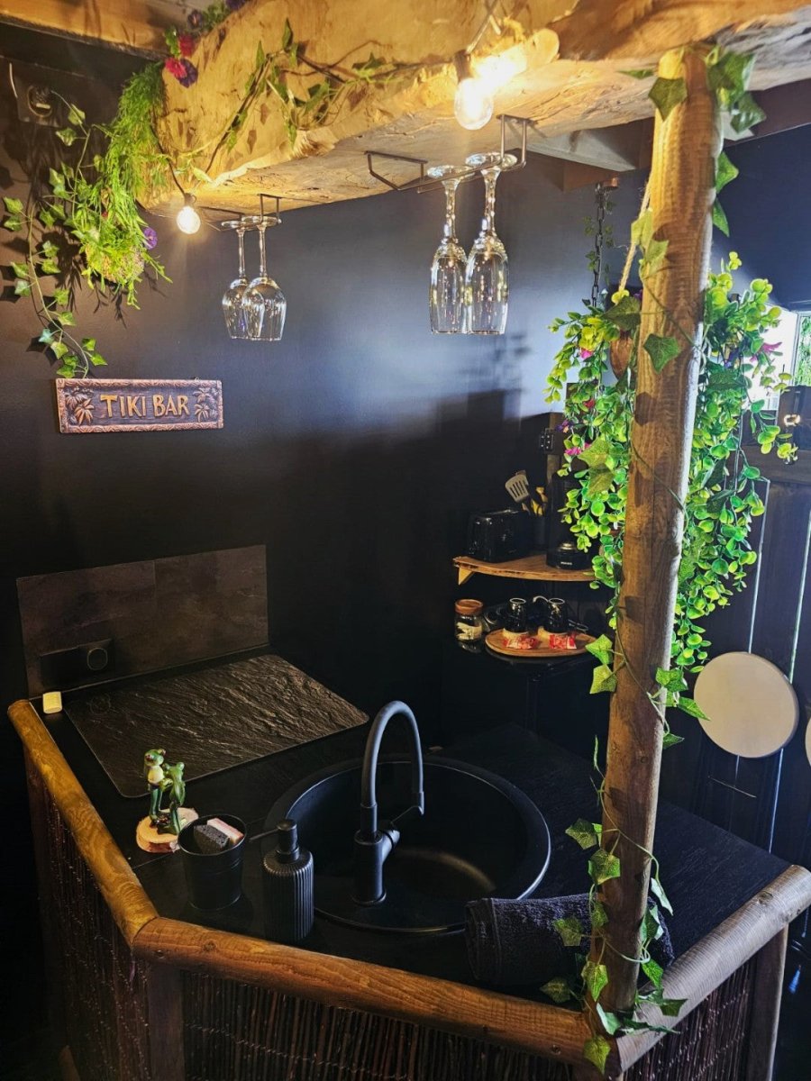 SECRET LOVE GARDEN, Loveroom avec Spa & Champagne - Love’nSpa - weekend en amoureux, love rooms avec spa ou jacuzzi privatif3 de SECRET LOVE GARDEN, Loveroom avec Spa & Champagne
