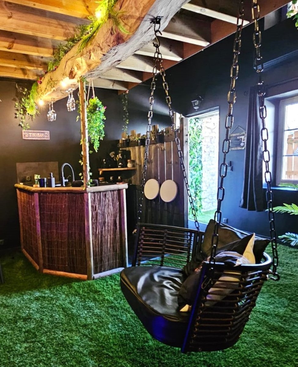SECRET LOVE GARDEN, Loveroom avec Spa & Champagne - Love’nSpa - weekend en amoureux, love rooms avec spa ou jacuzzi privatif10 de SECRET LOVE GARDEN, Loveroom avec Spa & Champagne
