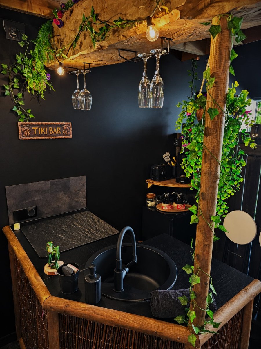 SECRET LOVE GARDEN, Loveroom avec Spa & Champagne - Love’nSpa - weekend en amoureux, love rooms avec spa ou jacuzzi privatif7 de SECRET LOVE GARDEN, Loveroom avec Spa & Champagne
