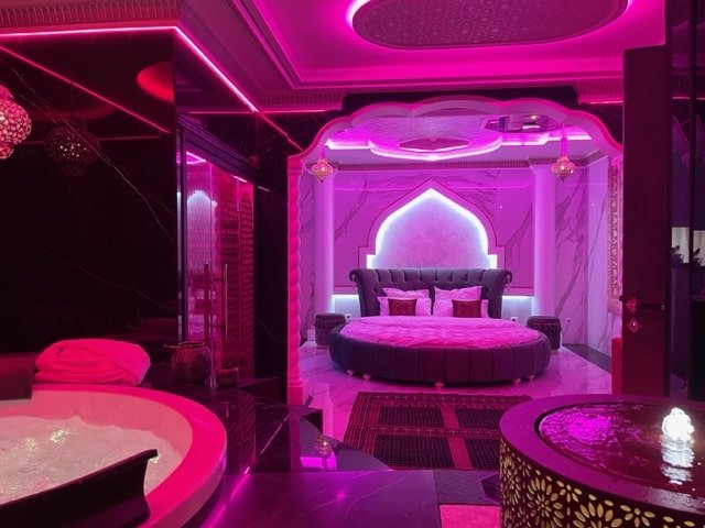 Sheherazade - Love’nSpa - weekend en amoureux, love rooms avec spa ou jacuzzi privatif4 de Sheherazade - Lyon Intramuros
