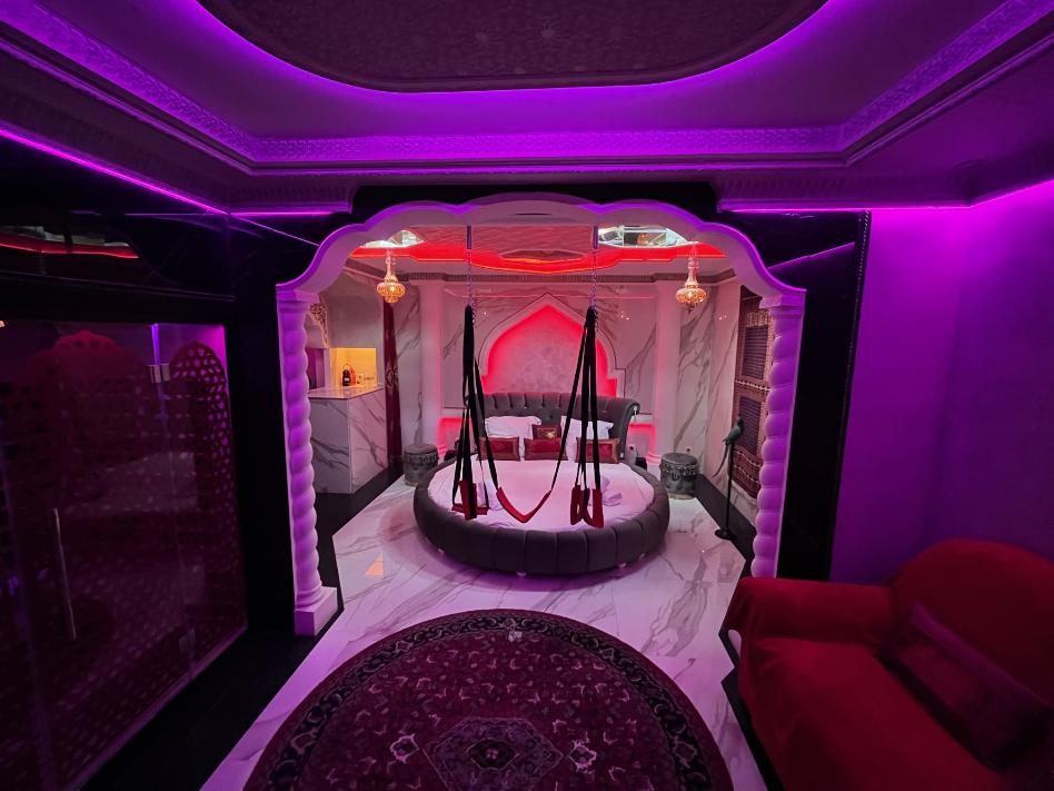Sheherazade - Love’nSpa - weekend en amoureux, love rooms avec spa ou jacuzzi privatif3 de Sheherazade - Lyon Intramuros
