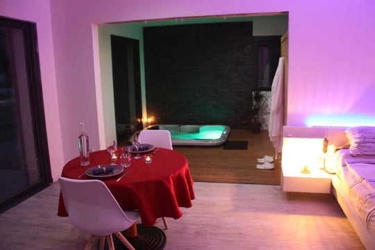 Suit'Dream - Suite Rouge - Love’nSpa - weekend en amoureux, love rooms avec spa ou jacuzzi privatif