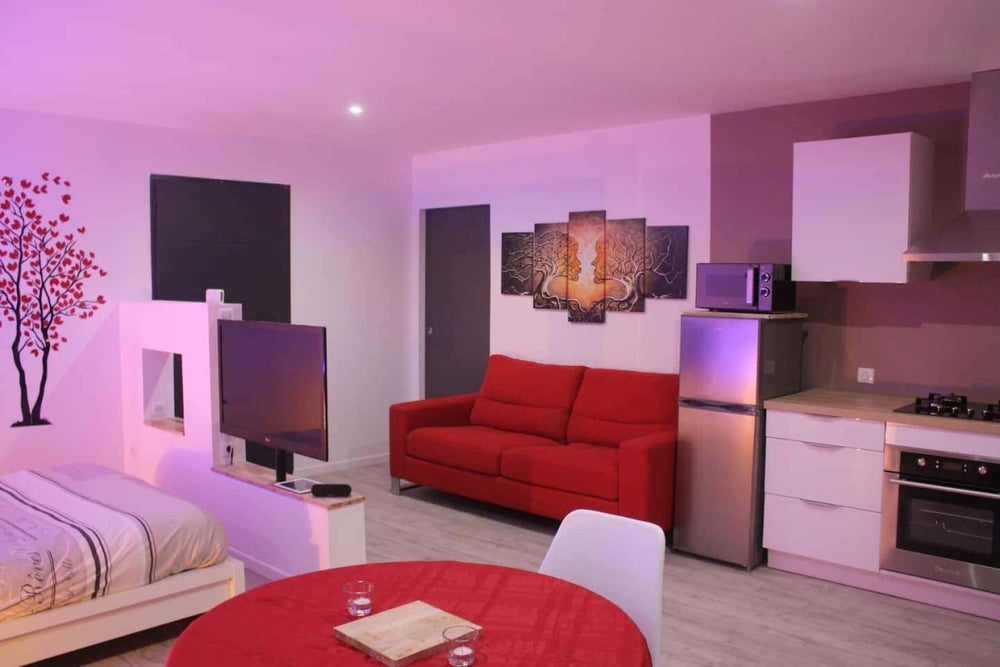 Suit'Dream - Suite Rouge - Love’nSpa - weekend en amoureux, love rooms avec spa ou jacuzzi privatif5 de Suit'Dream - Suite Rouge
