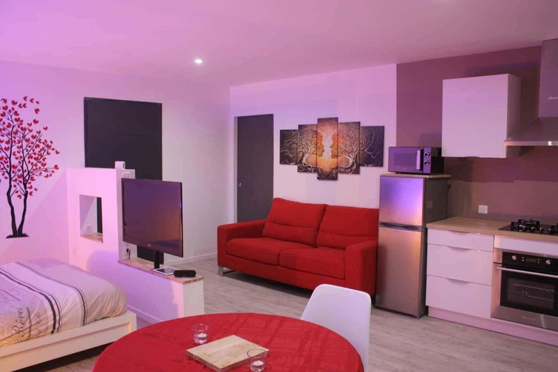 Suit'Dream - Suite Rouge - Love’nSpa - weekend en amoureux, love rooms avec spa ou jacuzzi privatif4 de Suit'Dream - Suite Rouge
