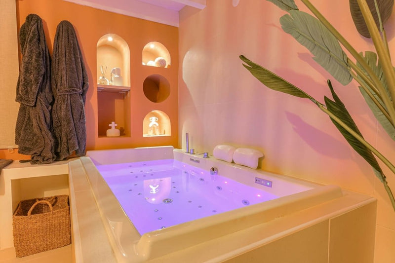 Suite Bali Prestige - Love’nSpa - weekend en amoureux, love rooms avec spa ou jacuzzi privatif4 de Suite Bali Prestige
