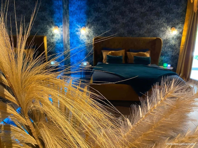 Suite Baobab by Le Clos des Thermes - Love’nSpa - weekend en amoureux, love rooms avec spa ou jacuzzi privatif