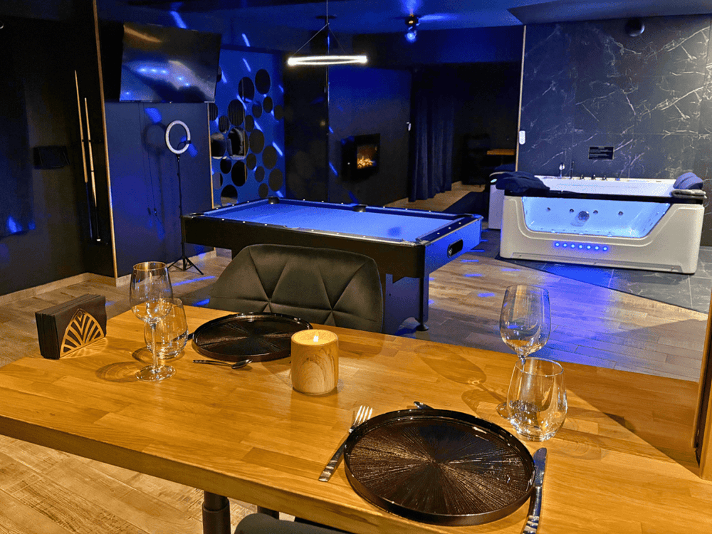 Suite Cléopâtre - Doux Bleu Jeux - Love’nSpa - weekend en amoureux, love rooms avec spa ou jacuzzi privatif17 de Suite Cléopâtre - Doux Bleu Jeux
