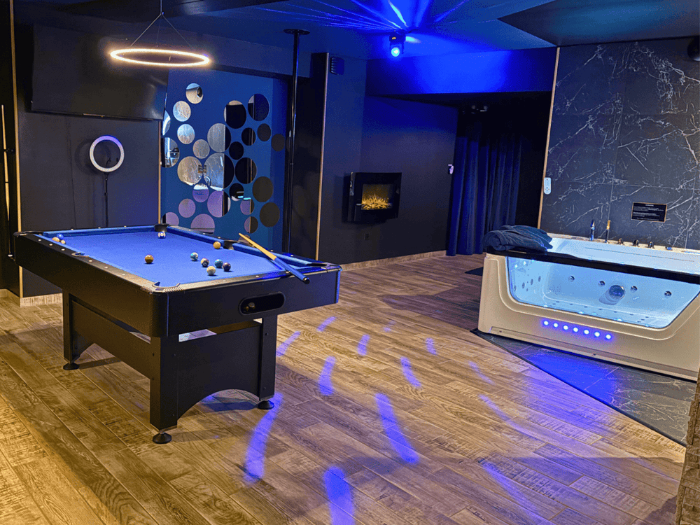 Suite Cléopâtre - Doux Bleu Jeux - Love’nSpa - weekend en amoureux, love rooms avec spa ou jacuzzi privatif15 de Suite Cléopâtre - Doux Bleu Jeux
