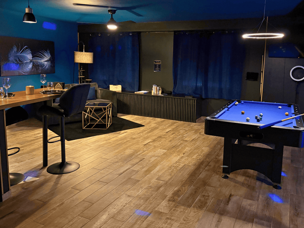 Suite Cléopâtre - Doux Bleu Jeux - Love’nSpa - weekend en amoureux, love rooms avec spa ou jacuzzi privatif16 de Suite Cléopâtre - Doux Bleu Jeux
