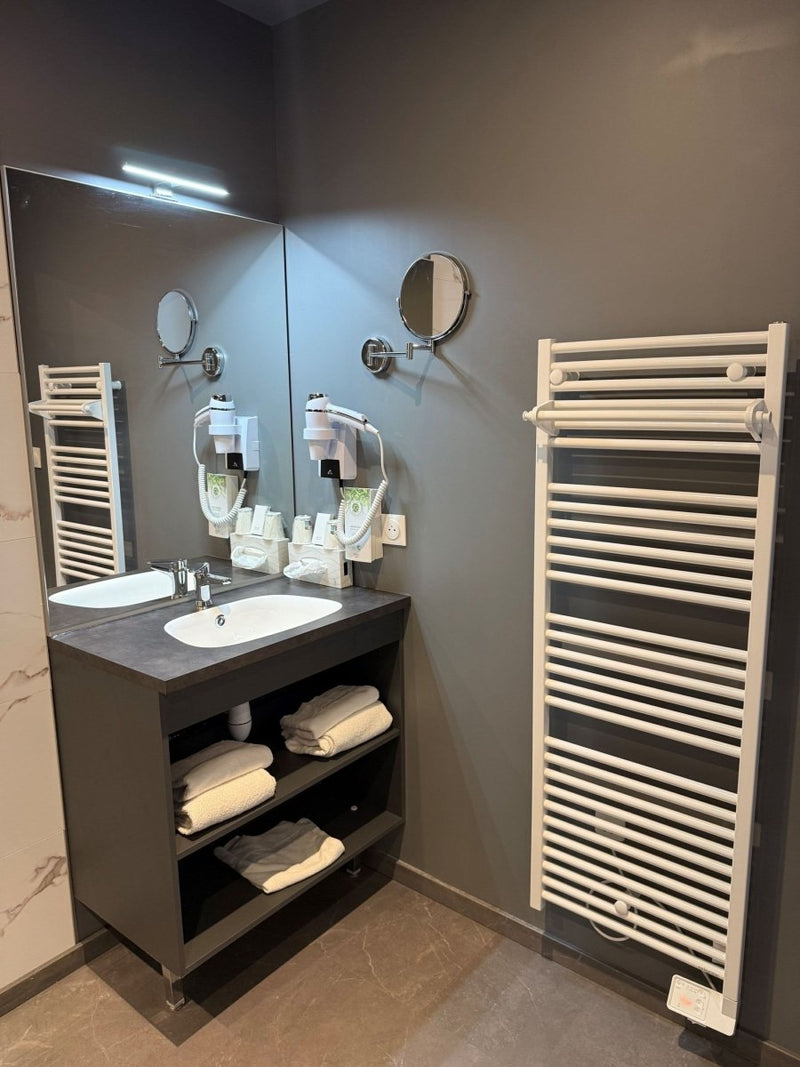 SUITE DELUXE - Honfleur - Love’nSpa - weekend en amoureux, love rooms avec spa ou jacuzzi privatif4 de SUITE DELUXE Tulip Inn - Honfleur
