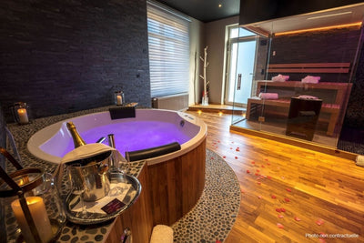 Suite Nid d'Amour by Le Clos des Thermes - Love’nSpa - weekend en amoureux, love rooms avec spa ou jacuzzi privatif