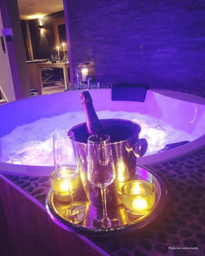 Suite Nid d'Amour by Le Clos des Thermes - Love’nSpa - weekend en amoureux, love rooms avec spa ou jacuzzi privatif
