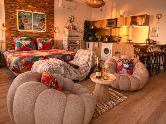 Suite romantique Luxe, balcon, sauna, hyper centre - Love’nSpa - weekend en amoureux, love rooms avec spa ou jacuzzi privatif