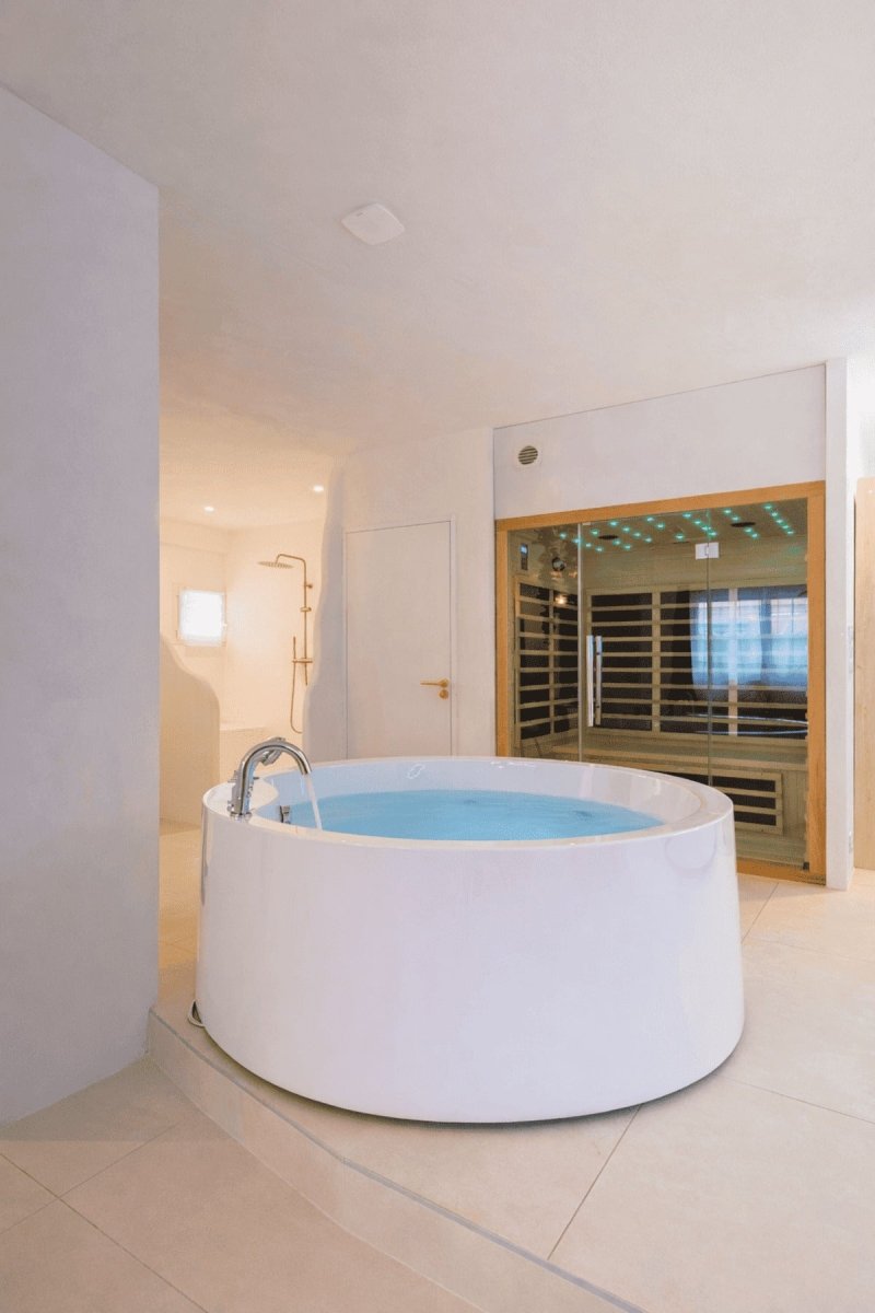 Suite Santorini - Love’nSpa - weekend en amoureux, love rooms avec spa ou jacuzzi privatif7 de Santorini Suite
