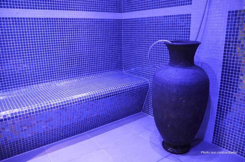 Suite Sultane by Le Clos des Thermes - Love’nSpa - weekend en amoureux, love rooms avec spa ou jacuzzi privatif7 de Suite Sultane by Le Clos des Thermes
