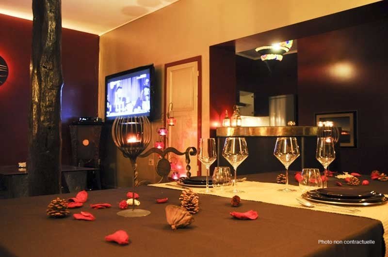 Suite Sultane by Le Clos des Thermes - Love’nSpa - weekend en amoureux, love rooms avec spa ou jacuzzi privatif