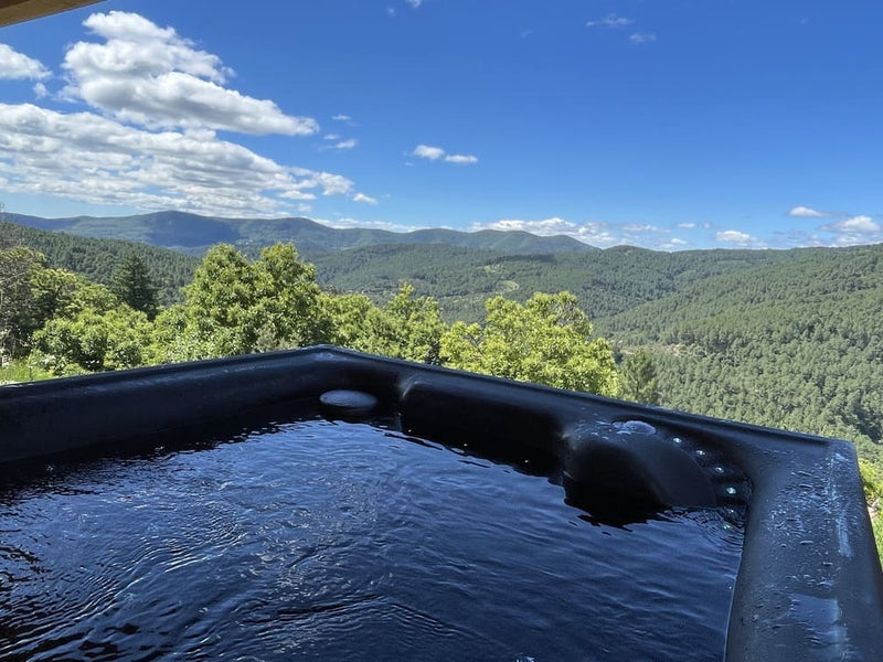 Suite Villa Le belvédère Cévenol - Love’nSpa - weekend en amoureux, love rooms avec spa ou jacuzzi privatif1 de La suite Villa L'Eden - Le Belvédère Cévenol
