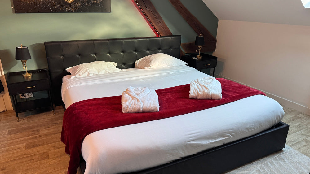 The love escape - Love’nSpa - weekend en amoureux, love rooms avec spa ou jacuzzi privatif8 de The love escape
