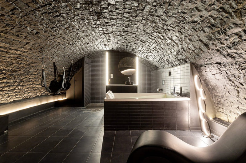 To the Moon and back - Love’nSpa - weekend en amoureux, love rooms avec spa ou jacuzzi privatif3 de To the Moon and back
