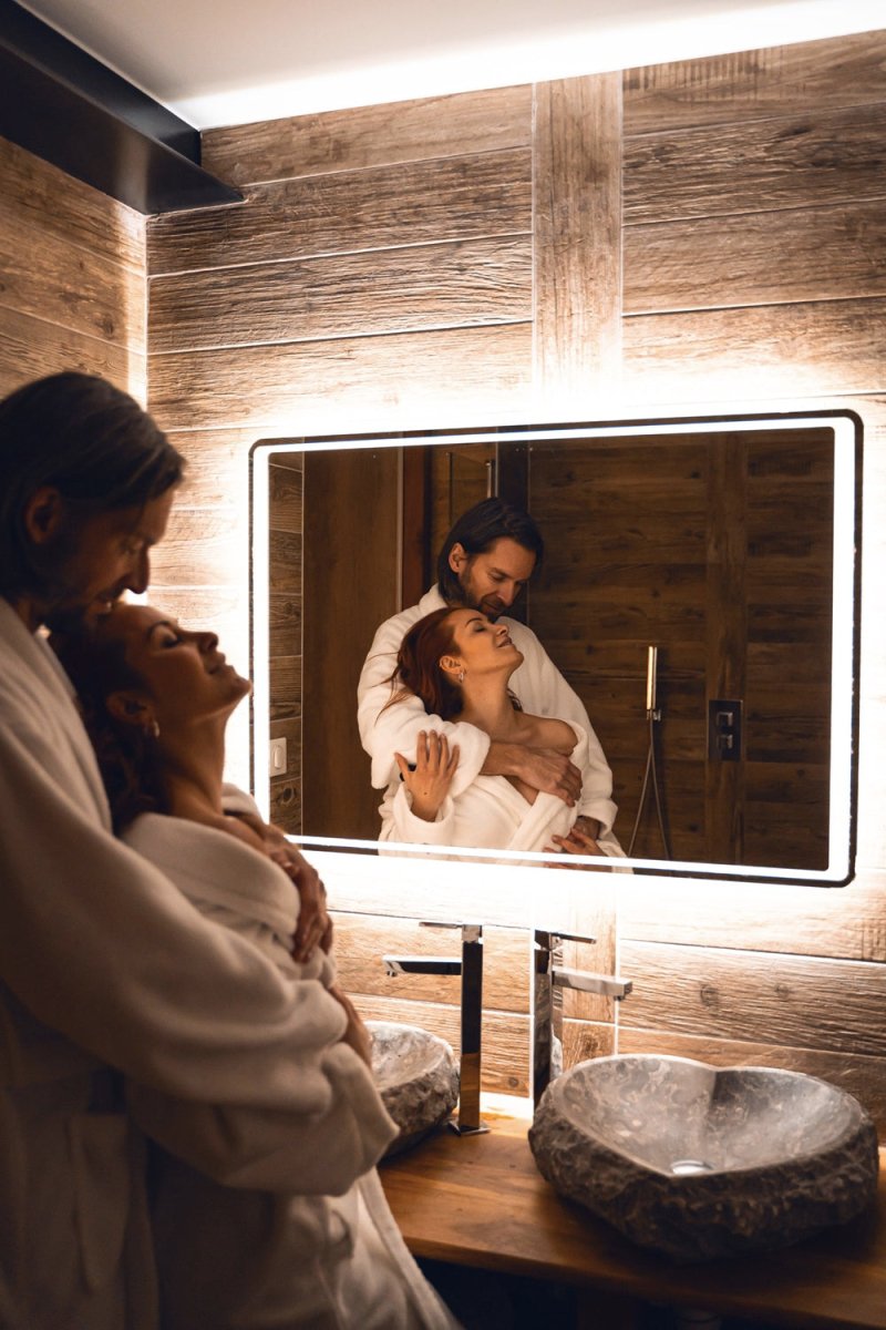 TOY - Love’nSpa - weekend en amoureux, love rooms avec spa ou jacuzzi privatif4 de TOY
