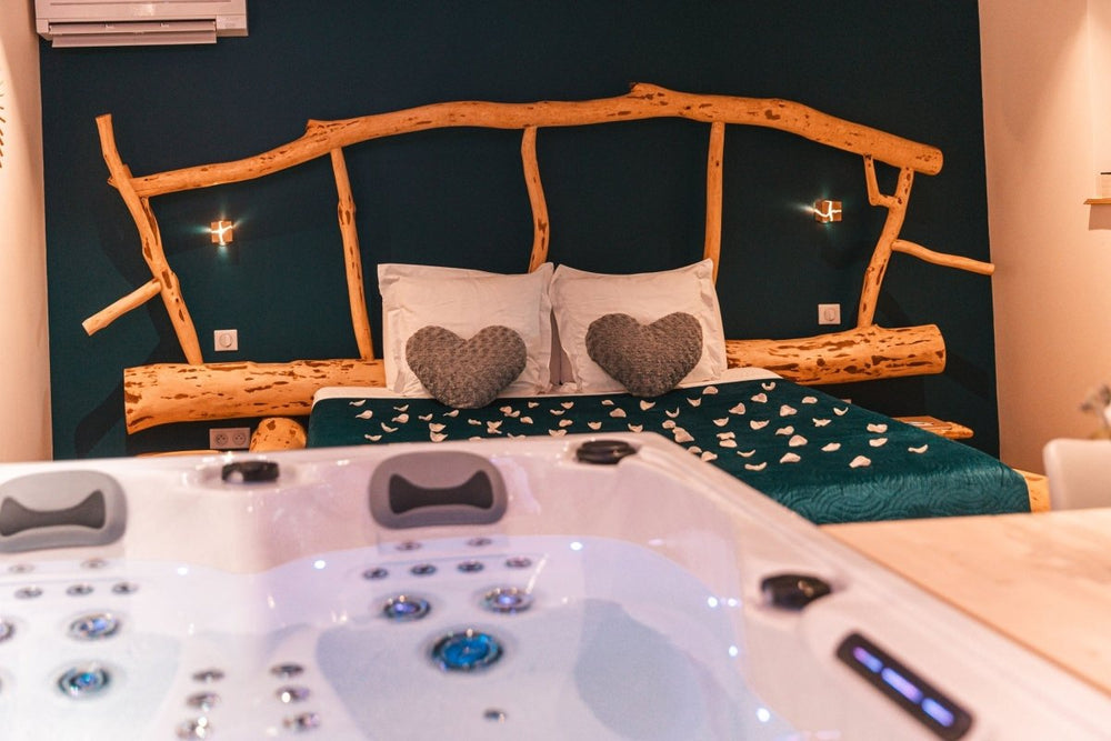 TOY - Love’nSpa - weekend en amoureux, love rooms avec spa ou jacuzzi privatif6 de TOY
