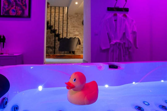 Une Pause à Deux - Love’nSpa - weekend en amoureux, love rooms avec spa ou jacuzzi privatif