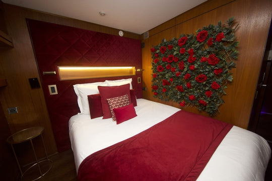 VIP Paris Yacht hôtel - Suite Amour - Love’nSpa - weekend en amoureux, love rooms avec spa ou jacuzzi privatif