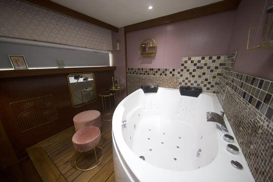 VIP Paris Yacht hôtel - Suite Art Déco - Love’nSpa - weekend en amoureux, love rooms avec spa ou jacuzzi privatif