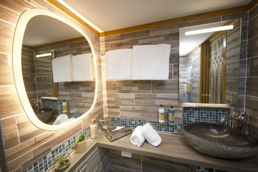 VIP Paris Yacht hôtel - Suite Bali - Love’nSpa - weekend en amoureux, love rooms avec spa ou jacuzzi privatif6 de VIP Paris Yacht hôtel - Suite Bali
