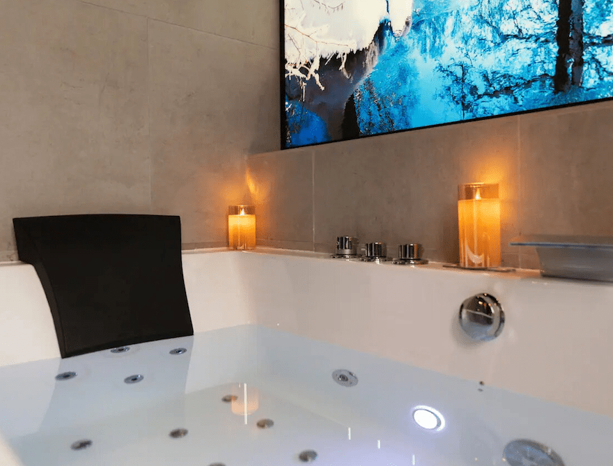 Ze Chambers - Love’nSpa - weekend en amoureux, love rooms avec spa ou jacuzzi privatif5 de Ze Chambers
