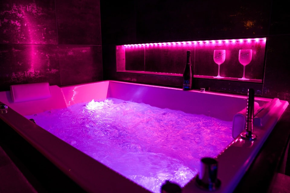 Elle & Île - Noirmoutier - Love’nSpa - weekend en amoureux, love rooms avec spa ou jacuzzi privatif3 de Elle & Île - Noirmoutier
