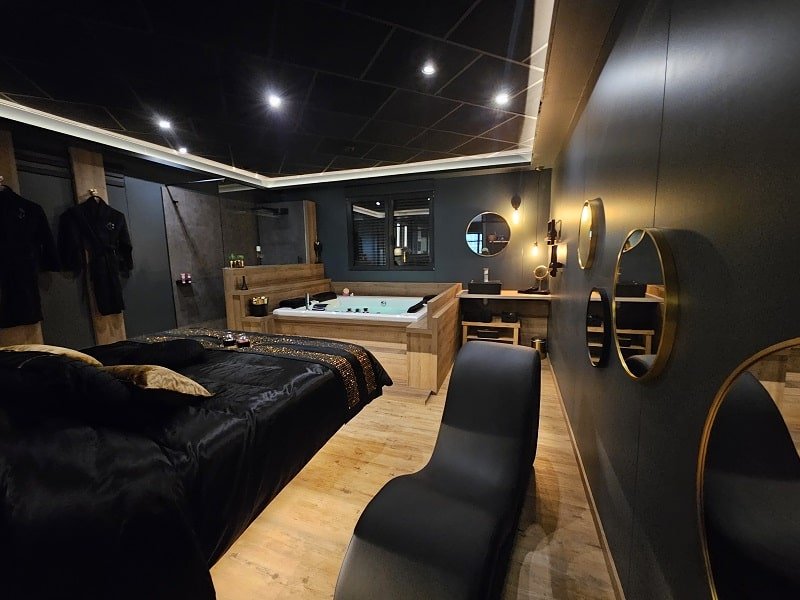 Aérogites Chambley - Love’nSpa - weekend en amoureux, love rooms avec spa ou jacuzzi privatif6 de Aérogites Chambley
