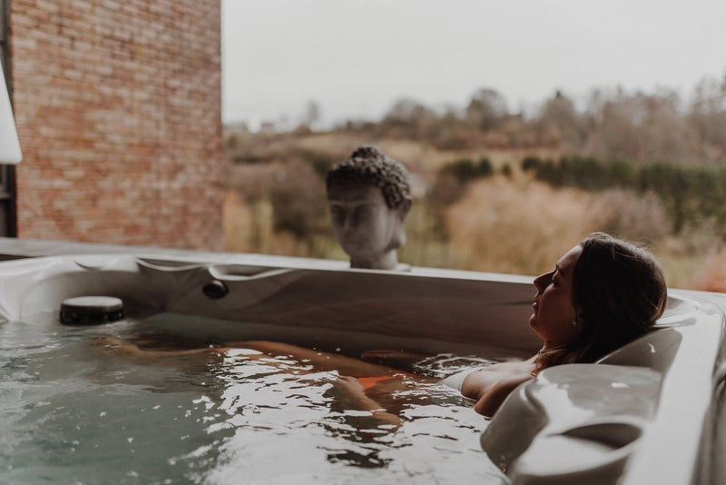 At Home - Love’nSpa - weekend en amoureux, love rooms avec spa ou jacuzzi privatif1 de At Home
