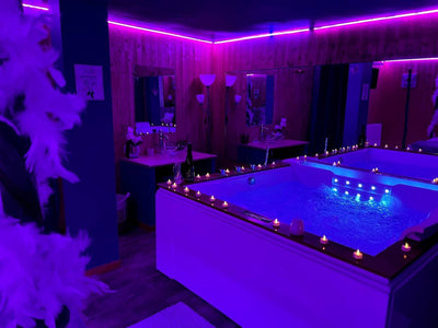 Aux 67 Nuances - Love & Spa - Love’nSpa - weekend en amoureux, love rooms avec spa ou jacuzzi privatif