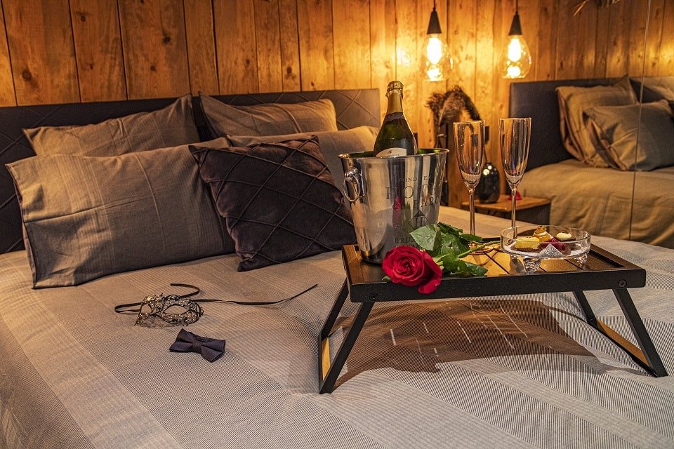 Calinsia - Love’nSpa - weekend en amoureux, love rooms avec spa ou jacuzzi privatif5 de Calinsia
