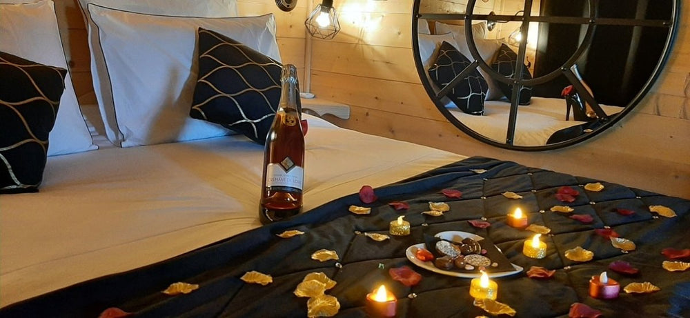 Cath & Sens - Love’nSpa - weekend en amoureux, love rooms avec spa ou jacuzzi privatif2 de La Roulotte Kamadéva by Cath & Sens
