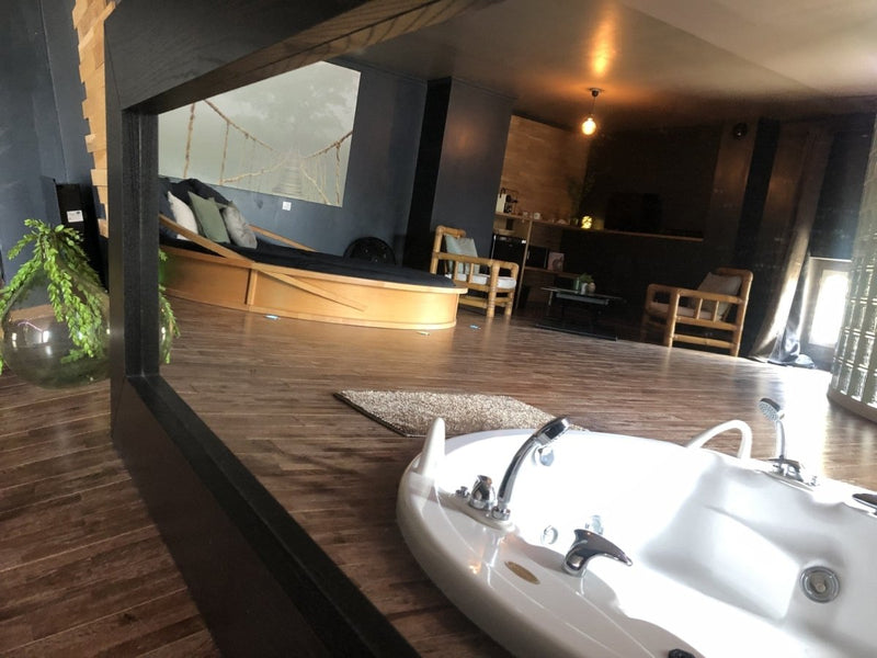 Chambre Ignazio - Love’nSpa - weekend en amoureux, love rooms avec spa ou jacuzzi privatif4 de Chambre Ignazio
