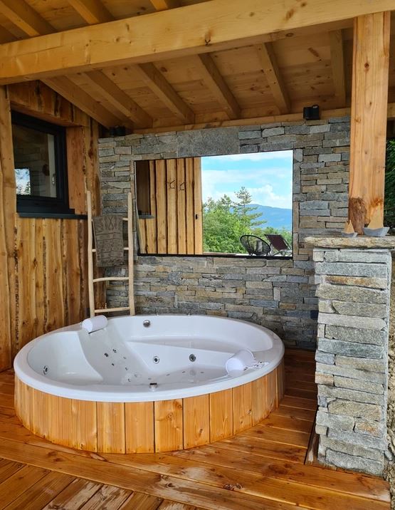 Cocoon Wood - Love’nSpa - weekend en amoureux, love rooms avec spa ou jacuzzi privatif1 de Cocoon Wood
