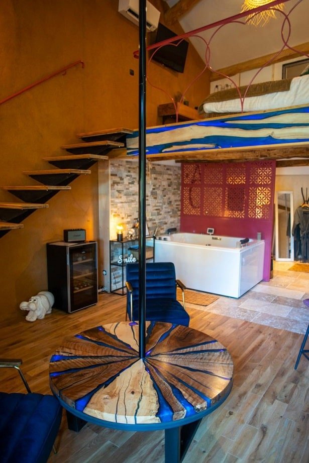 Coeur de Bull' - Love’nSpa - weekend en amoureux, love rooms avec spa ou jacuzzi privatif6 de Coeur de Bull' - La Cybèle
