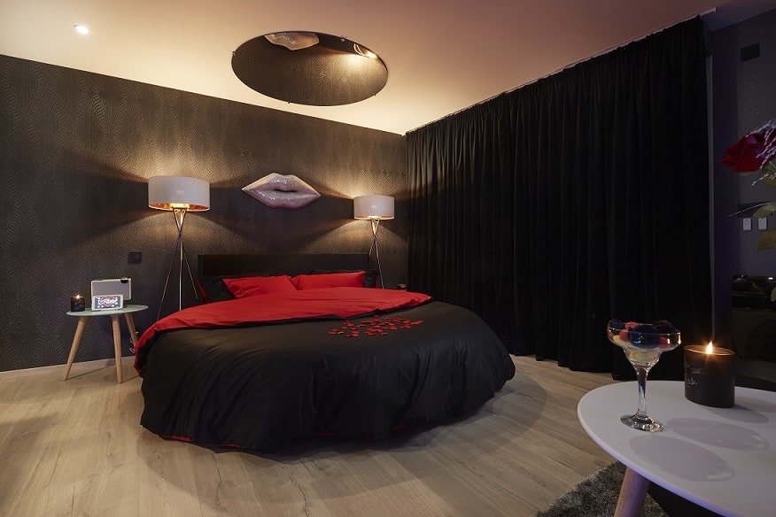 Crystal Love Appart - Love’nSpa - weekend en amoureux, love rooms avec spa ou jacuzzi privatif1 de Crystal Love Appart

