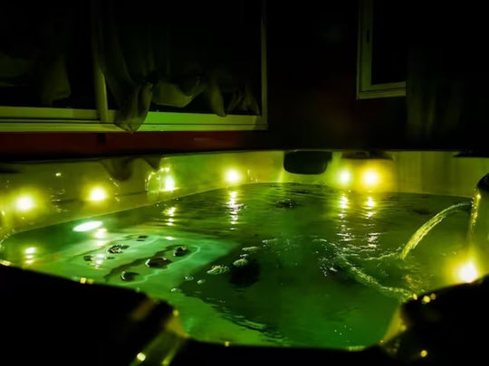 Domaine de la tuilière - Wigwam perché avec Spa privatif - Love’nSpa - weekend en amoureux, love rooms avec spa ou jacuzzi privatif