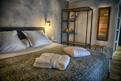 Écrin D'Auvergne - Lodge SPA PARENTHESE - Love’nSpa - weekend en amoureux, love rooms avec spa ou jacuzzi privatif