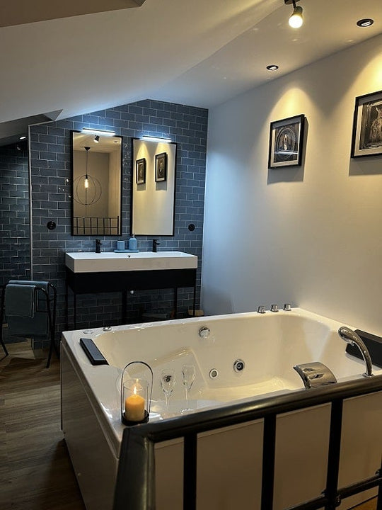Entre Nous - Le Du Bellay - Love’nSpa - weekend en amoureux, love rooms avec spa ou jacuzzi privatif
